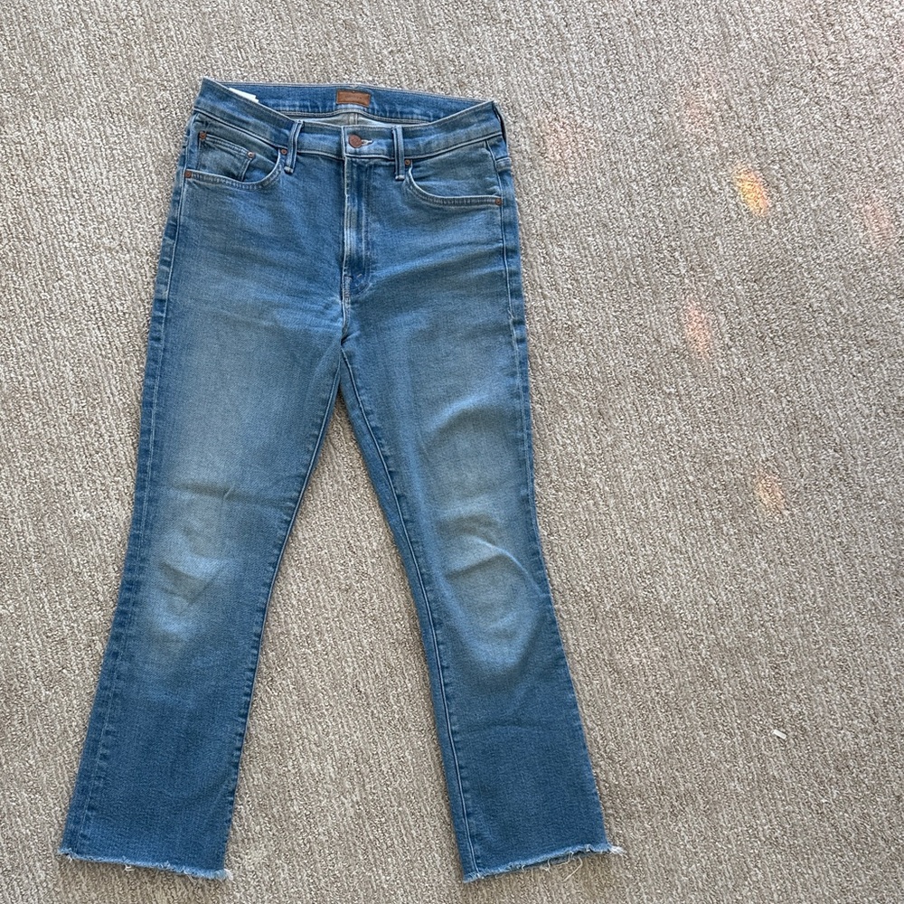 MOTHER “The Insider-Ankle Fray” Jeans